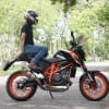2016-KTM-690-Duke-R_Ride-Position_2_resize