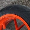 2016-KTM-690-Duke-R_Tyres_1_resize