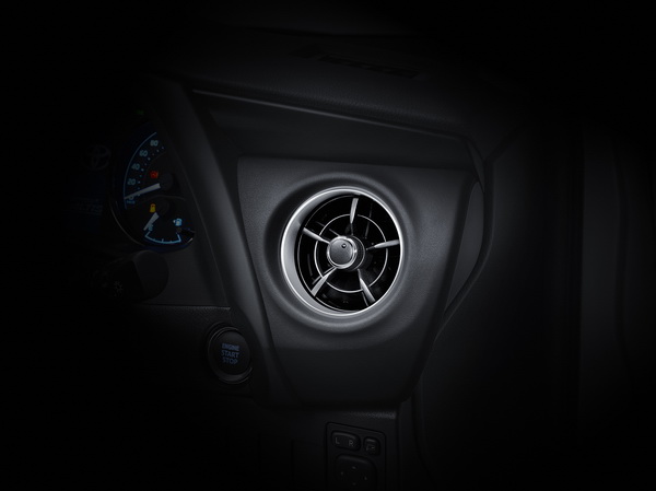 2017-Toyota-Altis_5