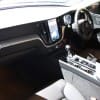 2018-Volvo-XC60_33
