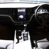 2018-Volvo-XC60_36