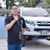 คุณวิชัยสิน อนันต์พัฒน์ กรรมการ บริษัท ตรีเพชรอีซูซุเซลส์ จำกัด