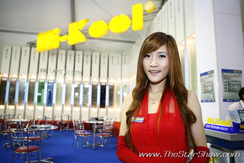 วิธีการดูแลรักษาฟิล์มติดรถยนต์