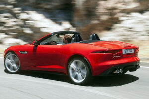ตาลุกวาว! Jaguar เปิดตัวรถ F-Type สปอร์ตสุดเจ๋งรุ่นใหม่