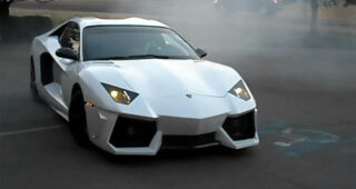 ทำไปได้! Lamborghini Aventador เครื่องปลอมถูกประมูลผ่าน eBay