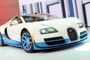 ของจริงมาแล้ว! Bugatti Veyron เปิดตัวรุ่น 16.4 Grand Sport อวดโฉมชาวโลก