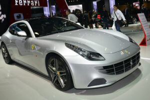 ไม่ขึ้นราคา... สาวกยิ้ม Ferrari FF ปรับปรุงใหม่แต่ราคาเท่าเดิม
