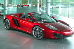 มีตังค์ซื้อเลย! Neiman Marcus เผยรถน่าซื้อแห่งปีได้แก่ "McLaren MP4-12C Spider"