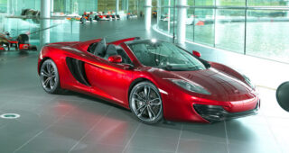 มีตังค์ซื้อเลย! Neiman Marcus เผยรถน่าซื้อแห่งปีได้แก่ "McLaren MP4-12C Spider"