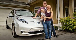 ปรับราคาหน่อย... Nissan เตรียมปรับราคา Leaf ใหม่ หลังยอดขายตกฮวบ