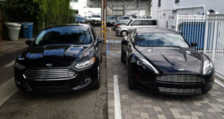 ฝาแฝดปะเนี่ย? ช่างภาพมือดีจับภาพ Ford กับ Aston Martin เหมือนกันยังกะแกะ