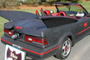 เอาฮาไปไหน! หนุ่มนิรนามขายรถเลียนแบบ "1966 Batmobile" บน eBay