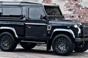 สวยไฮโซ! A.Kahn จับมือแบรนด์สุดหรูออกรถแต่งรุ่น "Defender Harris Tweed Edition"