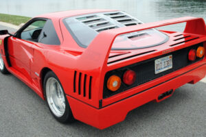 แต่งซะเหมือน! ผู้ขายบน eBay นำรถ Maranello's แต่งเป็น Ferrari F40 ออกให้ประมูล