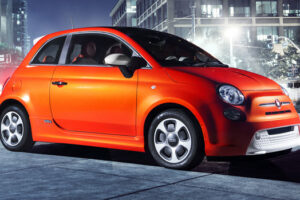 จิ๋วแต่แจ๋ว! Fiat เปิดตัว "Powered 500e" รถรุ่นใหม่เอาใจเทคโนโลยีสมัยใหม่