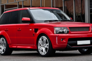 ช่วยกัน! Kahn จับมือ Mille Miglia ออกแบบรถอย่าง "2013 Range Rover Sport" สีแดงสดใส