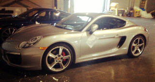 แอบถ่าย! สาวก Instragram แอบถ่าย "Cayman sports coupe" รุ่นใหม่ล่าสุด