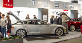 แผนยาวไกล! Tesla เปิดตัวโชว์รูมโฉมใหม่ออกแบบได้ดั่งใจนึก-พร้อมโครงการเฟรนไชส์ทั่วโลก