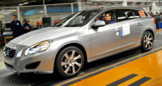 ออกรุ่นใหม่! Volvo เปิดตัว "V60 Diesel Plug-In Hybrid" เอาใจคนรักโลก