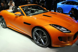 เปิดตัวแล้ว! Jaguar F-Type เปิดตัวงาน LA Show พร้อมเพิ่มเติม "Design" และ “Black”