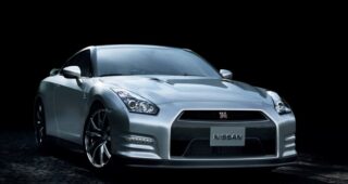 สวยดีนะ! Nissan GT-R 2013