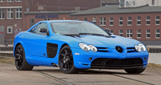 ร่วมมือกัน! Mercedes-Benz และ SLR McLaren ตกแต่งด้วยฟอยล์สีฟ้าสดใส
