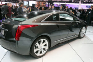 ใหม่ล่าสุด! Cadillac ออกรถพลังงานไฟฟ้า "ELR Hybrid Coupe" ทันสมัยไฮเทค