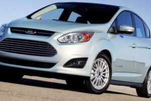 งานเข้า! ผู้บริโภคดำเนินคดีฟ้องร้อง "Ford C-Max" และ "Fusion Hybrid" ฐานไม่ประหยัดเหมือนโฆษณา
