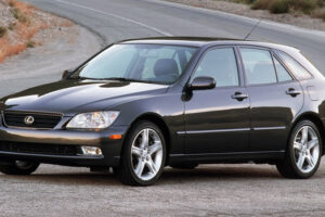 กลับมาไหม! Lexus ตัดสินใจขั้นสุดท้ายจะนำรถแบบ Sport Cross มาพัฒนาเป็น "2014 IS Series" ดีหรือไม่