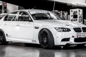 ของหมดก็จัดให้! RS-Racingteam จับรถ "BMW M3" ทำแบบ 4 ประตูน้ำหนักสุดเบา