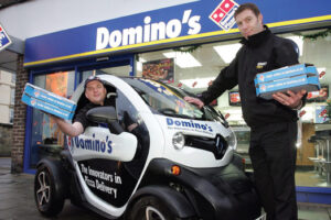 พิซซ่าไฮเทค! Domino's Pizza ไอเดียเก๋นำ "Renault Twizy" ระบบไฟฟ้ามาส่งพิซซ่าลูกค้า