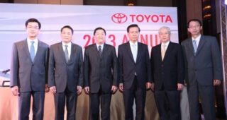 Toyota คาดตลาดรวมในประเทศปี 2556 ขายมากกว่า 1.2 ล้านคัน