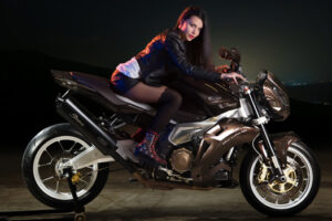 สาวหลงแน่! Vilner ค่ายแต่งรถชื่อดังปรับแต่ง "Aprilia Motorcycles" สุดแรง