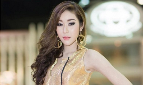 พริตตี้ เชอร์รี่-นริศรา คงสมจิตต์ สาวสวย TSL คว้าตำแหน่งขวัญใจโซเชียล เน็ตเวิร์ค Motor Expo 2012