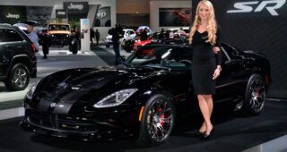 สอดยุด! "New Viper Roadster" หรูหราพอๆกับ Aston Martin หรือ Porsche 911 เลยทีเดียว