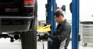 ดูแลเยี่ยม! GMC เอาใจผู้ซื้อ "2013 Sierra" ด้วยการรับประกันงานบริการกว่า 2 ปี