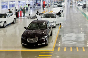 ครั้งแรกเลย! Jaguar-Land Rover group ทำการผลิต "XF Saloon" นอกสหราชอาณาจักรเป็นครั้งแรก