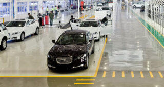 ครั้งแรกเลย! Jaguar-Land Rover group ทำการผลิต "XF Saloon" นอกสหราชอาณาจักรเป็นครั้งแรก