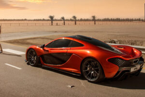 แบบนี้สาวตรึม! เปิดเผยภาพถ่ายรถสุดหรูอย่าง "McLaren P1" ใน Bahrain International Circuit