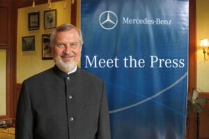 Mercedes Benz ปลื้มยอดขายปีมังกรเพิ่มขึ้นถึง 34% ที่ 6,274 คัน