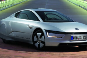 Volkswagen เปิดตัวรถแบบ "XL1 concept car" สุดประหยัด