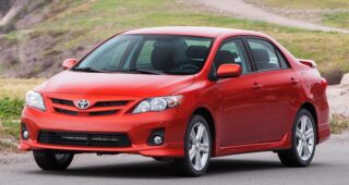 Toyota เปิดตัวรถ 2013 Corolla มีให้เลือกทั้งแบบ Classic และ Sports สุดเหวี่ยงเริ่มต้นที่ $20,550