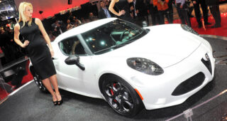 Alfa Romeo เปิดตัว "4C Launch Edition" จำหน่ายเพียง 1,000 คันทั่วโลก