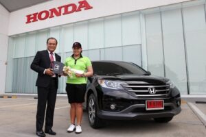 Honda มอบ Honda CRV ให้โปรกอล์ฟสาวไทย
