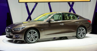 Infiniti Q50 โฉมยุโรปมาแล้วพร้อมกับระบบ Diesel และ Hybrid Version