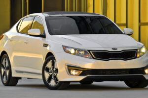 Kia เปิดตัว Optima Hybrid โฉมใหม่ พร้อมแรงบิดที่เพิ่มขึ้น