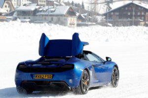 McLaren ปล่อยภาพ MP4-12C Spider  ท่ามกลางหิมะ