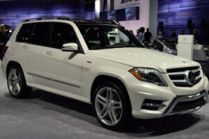 Mercedes GLK รุ่นใหม่ ปราศจากชุดแต่ง AMG