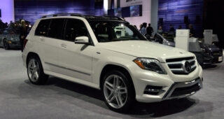 Mercedes GLK รุ่นใหม่ ปราศจากชุดแต่ง AMG