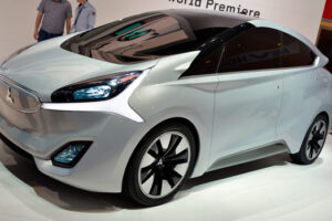 Mitsubishi เปิดตัว "CA-MiEV Concept" พลังงานไฟฟ้าแบบเดียวกับ Prius